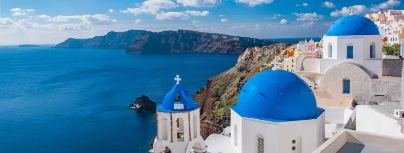 toît bleu de Santorin, îles grecques