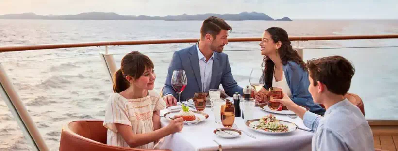 femme sur un bateau de croisière