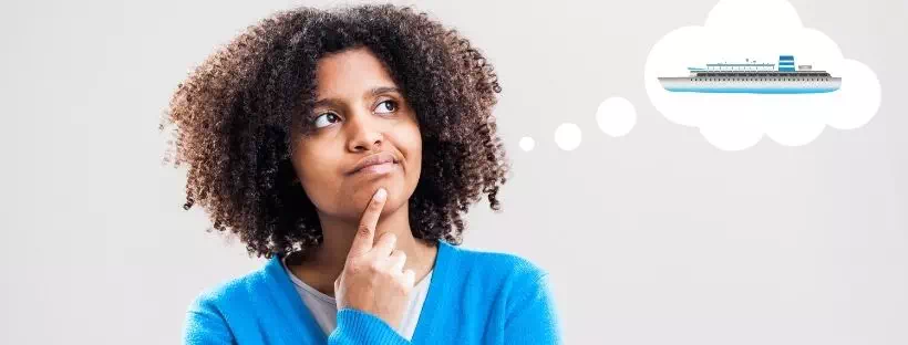 Femme pensant à sa future croisière