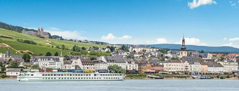 Le MS Léonard de Vinci navigue sur le Rhin