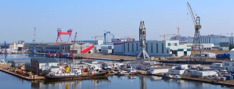 Ville de Saint-Nazaire au bord de l'eau