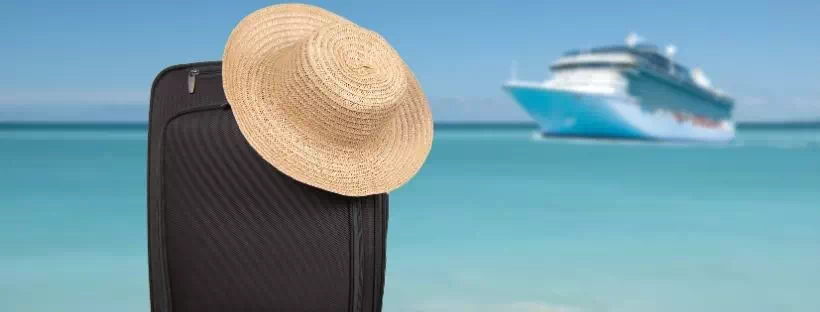 Illustration d'un départ en croisière avec un chapeau posé sur une valise attendant l'arrivée du paq