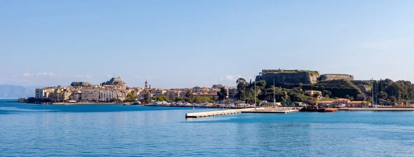 La magnifique ville de Corfou en mer Ionienne