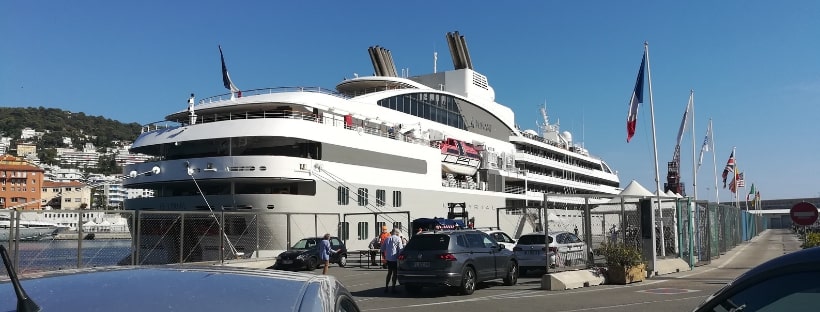 Le Lyrial dans le port de Nice